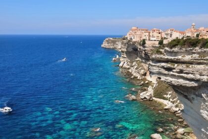 Tourisme en Corse : un mois de juillet 2023 meilleur qu’en 2019, mais mitigé