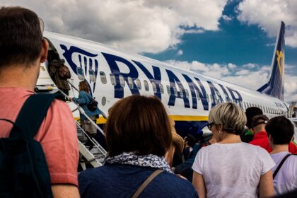 Ryanair condamnée à 8 millions d’euros pour travail dissimulé, un autre procès annoncé