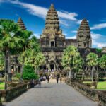 Cambodge : le Premier ministre justifie le relogement controversé des habitants d’Angkor