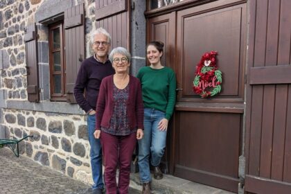 Une partie de la famille de Chantal, réunie dans un gîte à Perpezat (63) pour la semaine de Noël.