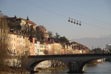 Après douze ans à Chambéry, Destination Montagnes met le cap sur Grenoble