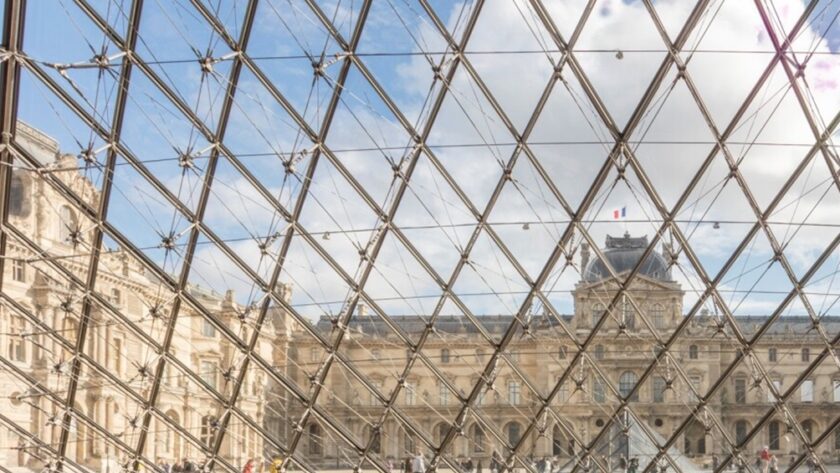 Après 9 millions de visiteurs en 2023, le Louvre conserve sa jauge quotidienne