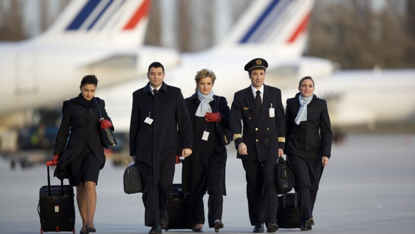 Aérien : 4 000 hôtesses et stewards attaquent Air France en justice